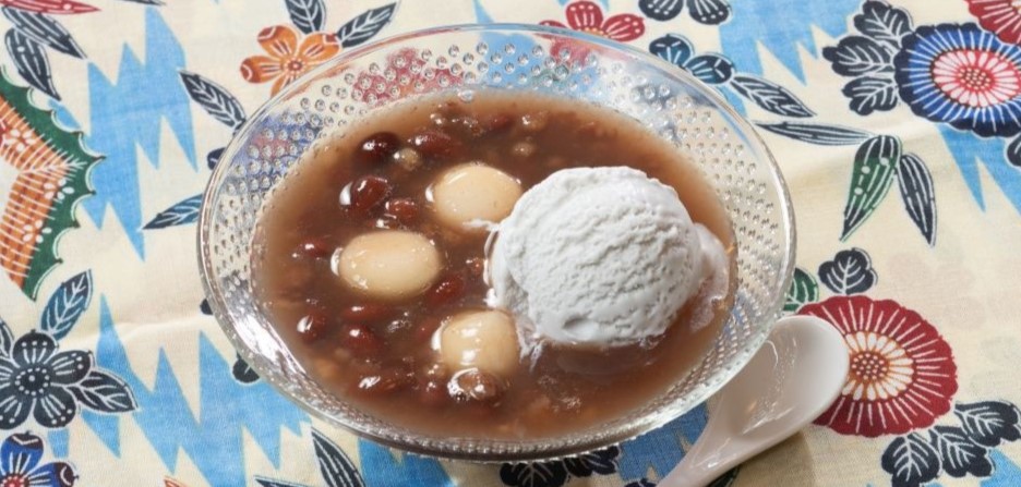 【 オリジナルスイーツ 】沖縄ぜんざいにアイスをトッピングなんていうのもいかが？