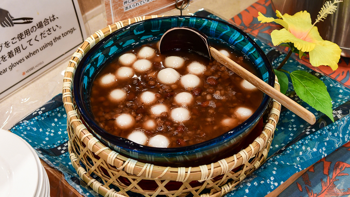 【 沖縄ぜんざい 】黒糖で甘く煮たお豆でとても優しい味に仕上がっています。