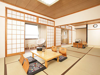 Karuizawa Mori no Ie Haretara Iine Ideally located in the Miyota area, Karuizawa Mori no Ie Haretara Iine promises a relaxing and wonderful visit. Both business travelers and tourists can enjoy the propertys facilities and services. S