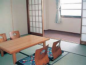 ゆったり足を伸ばしてくつろげる和室