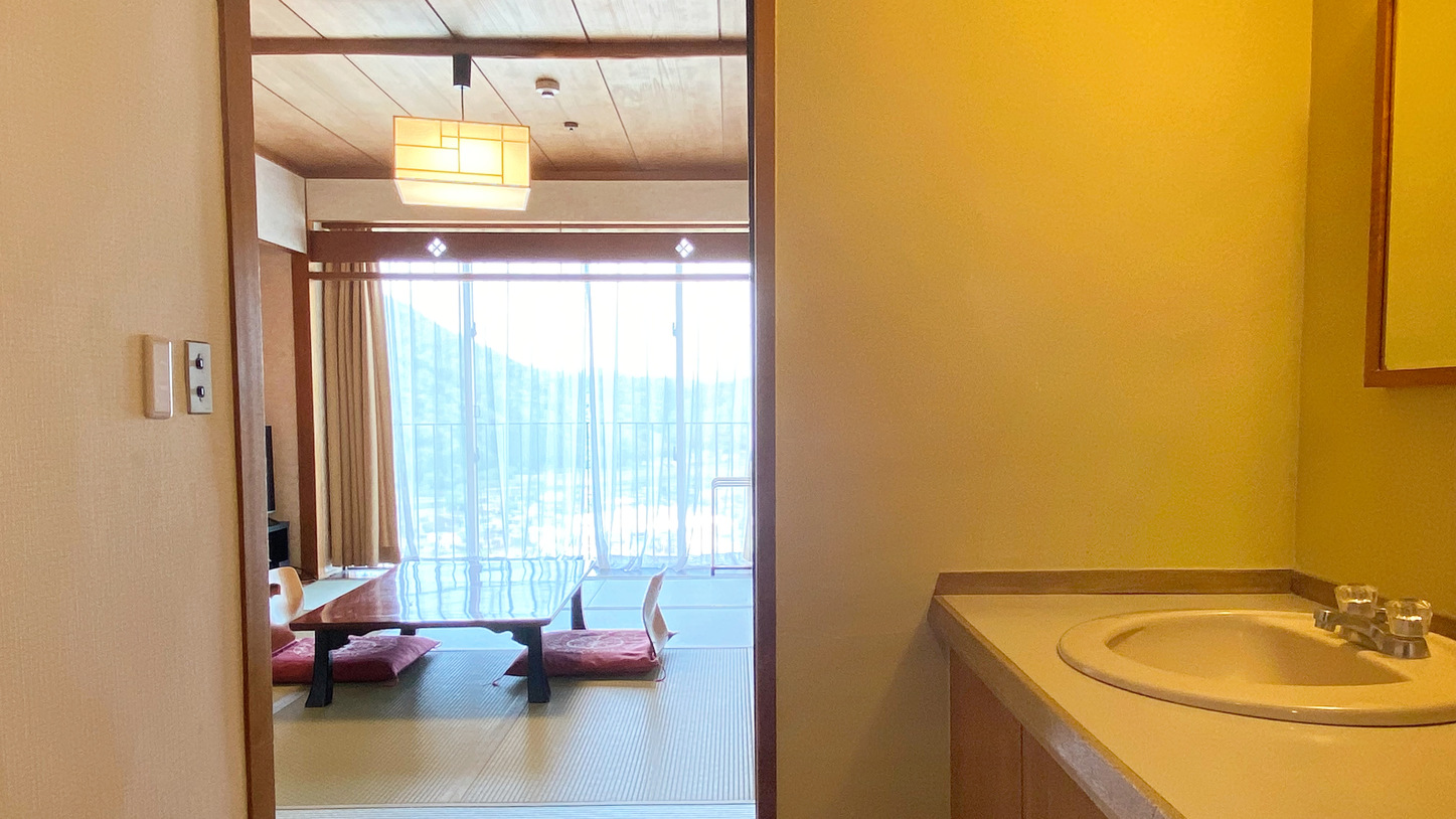 【客室】本館和室10畳（富士山側）