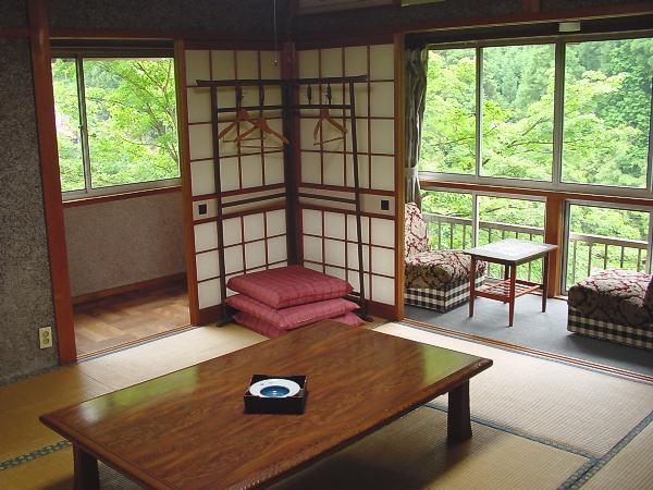 Kanko Ryokan Sugigase Kanko Ryokan Sugigase is conveniently located in the popular Higashiyoshino area. The property offers a high standard of service and amenities to suit the individual needs of all travelers. Fax or pho