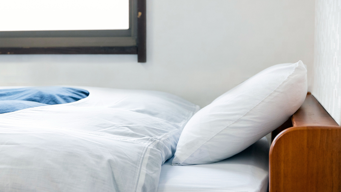 全室「抗ウイルス布団&枕」使用でホテル滞在も安心！