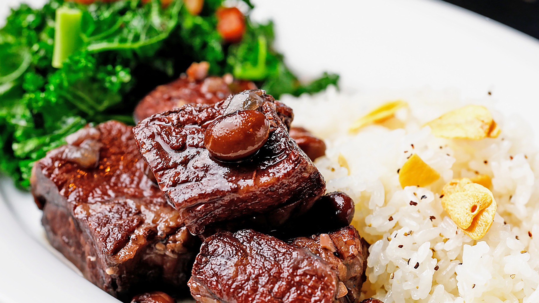 【夕食】サイドメニュー：豆と牛肉の煮込み