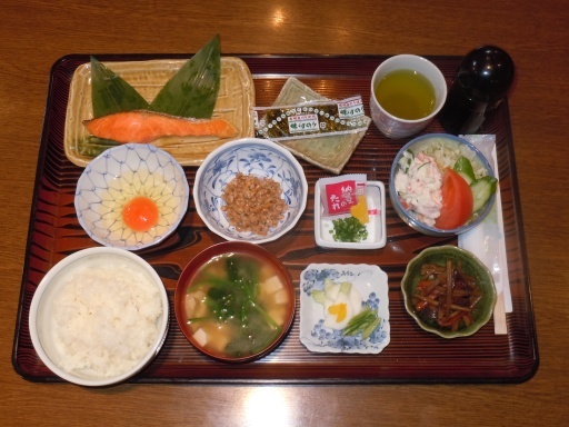 【和食】ボリュームたっぷりで人気の朝食