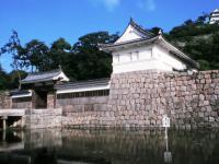 日本一の石垣丸亀城お車で約２２分(１２．９Km)