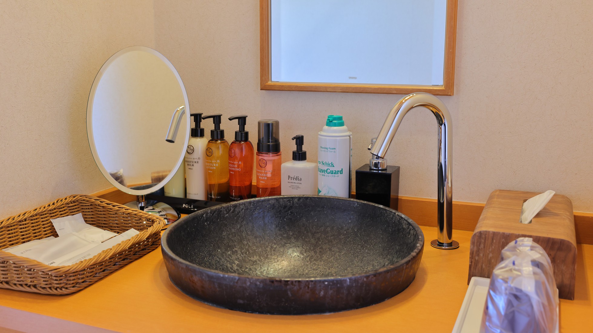 洗面台&充実のアメニティ【本館全室完備】