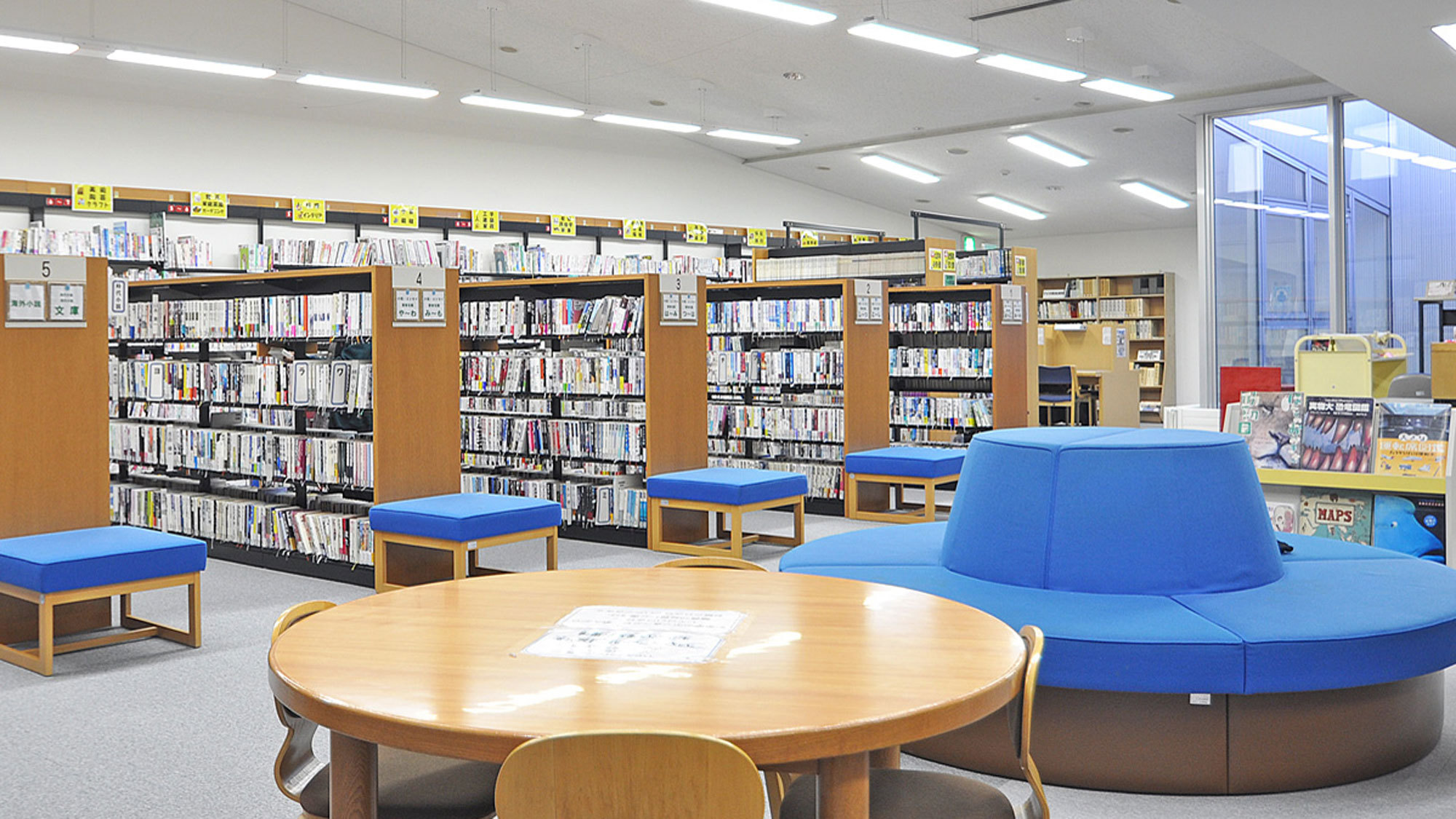 【四季の館】『図書室』-宿泊者は無料でご利用いただけます。