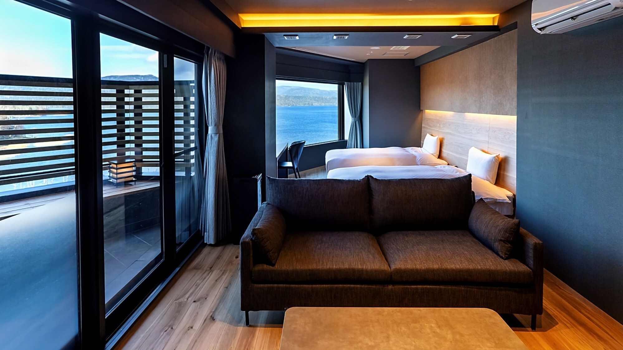 【別館／雅】露天風呂付洋室／お部屋の温泉を愉しんだ後はソファでゆったりとお寛ぎください ※イメージ