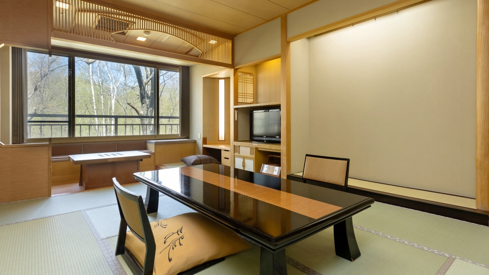 【本館／栞】和室10畳／窓際のテーブルとベンチチェアでゆったりとしたひとときを※イメージ
