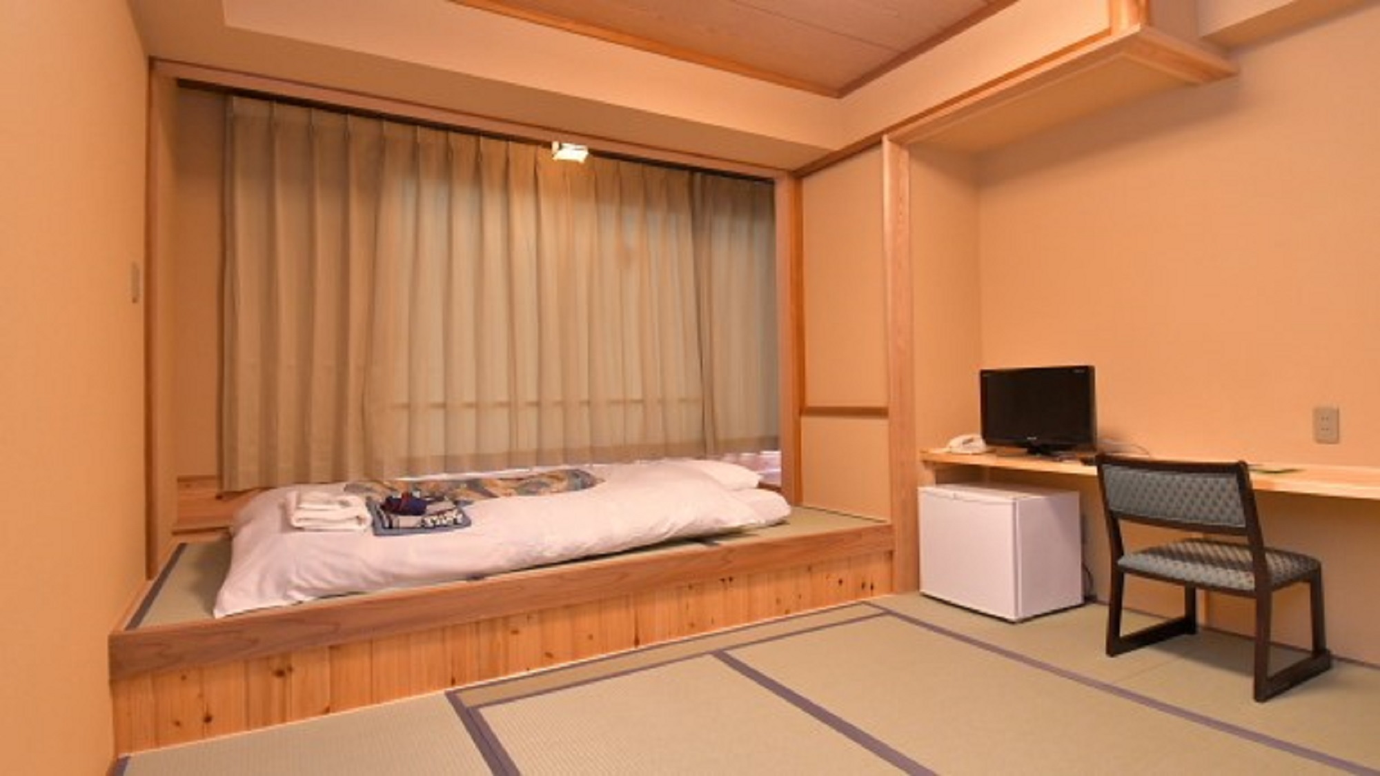 【禁煙：旧館】和室小上がり付8畳バス・トイレなし【花雲館】