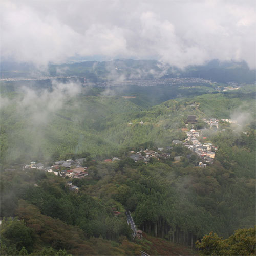 雨の吉野山