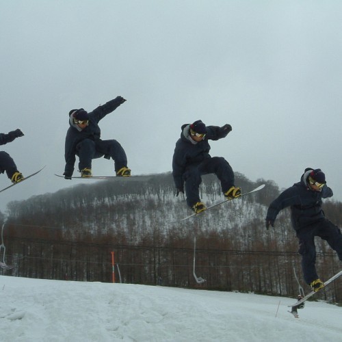 ゲレンデでジャンプ