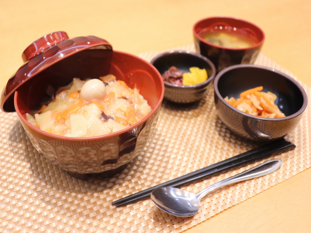 日替わりお手軽無料夕食サービス：中華丼