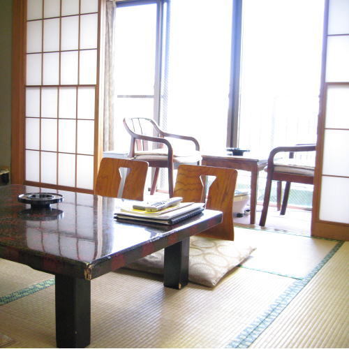 Yugawara Onsen Ryokan Greenso Ideally located in the Yugawara area, Yugawara Onsen Ryokan Greenso promises a relaxing and wonderful visit. Featuring a satisfying list of amenities, guests will find their stay at the property a com