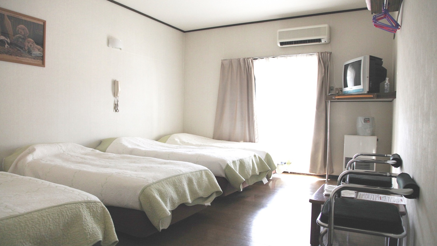 Hill Side Inn Center Club Ideally located in the Minamiuonuma area, Hill Side Inn Center Club promises a relaxing and wonderful visit. The property features a wide range of facilities to make your stay a pleasant experience. F