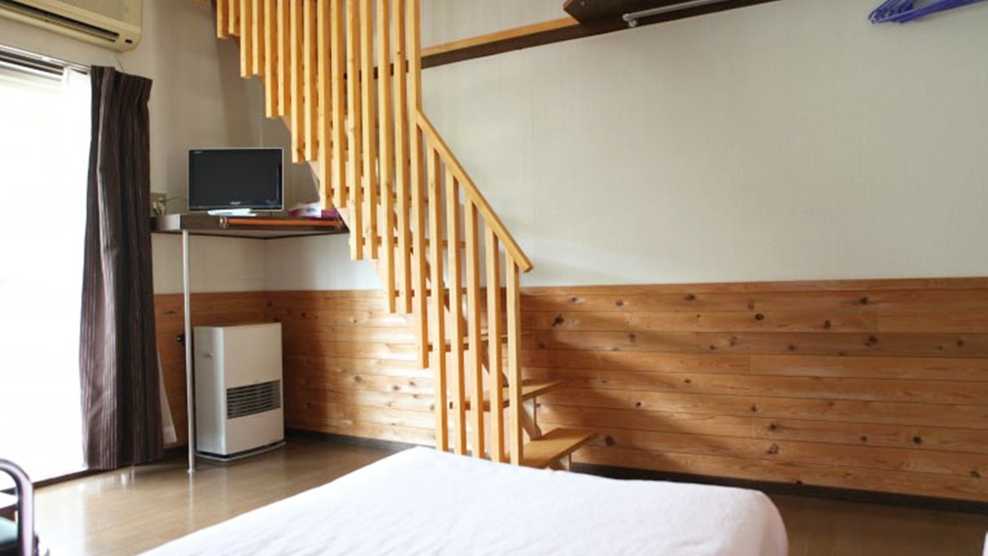 *洋室4〜5名用部屋／全室禁煙、バス・トイレなし、ファミリー&グループのお客様におすすめです♪