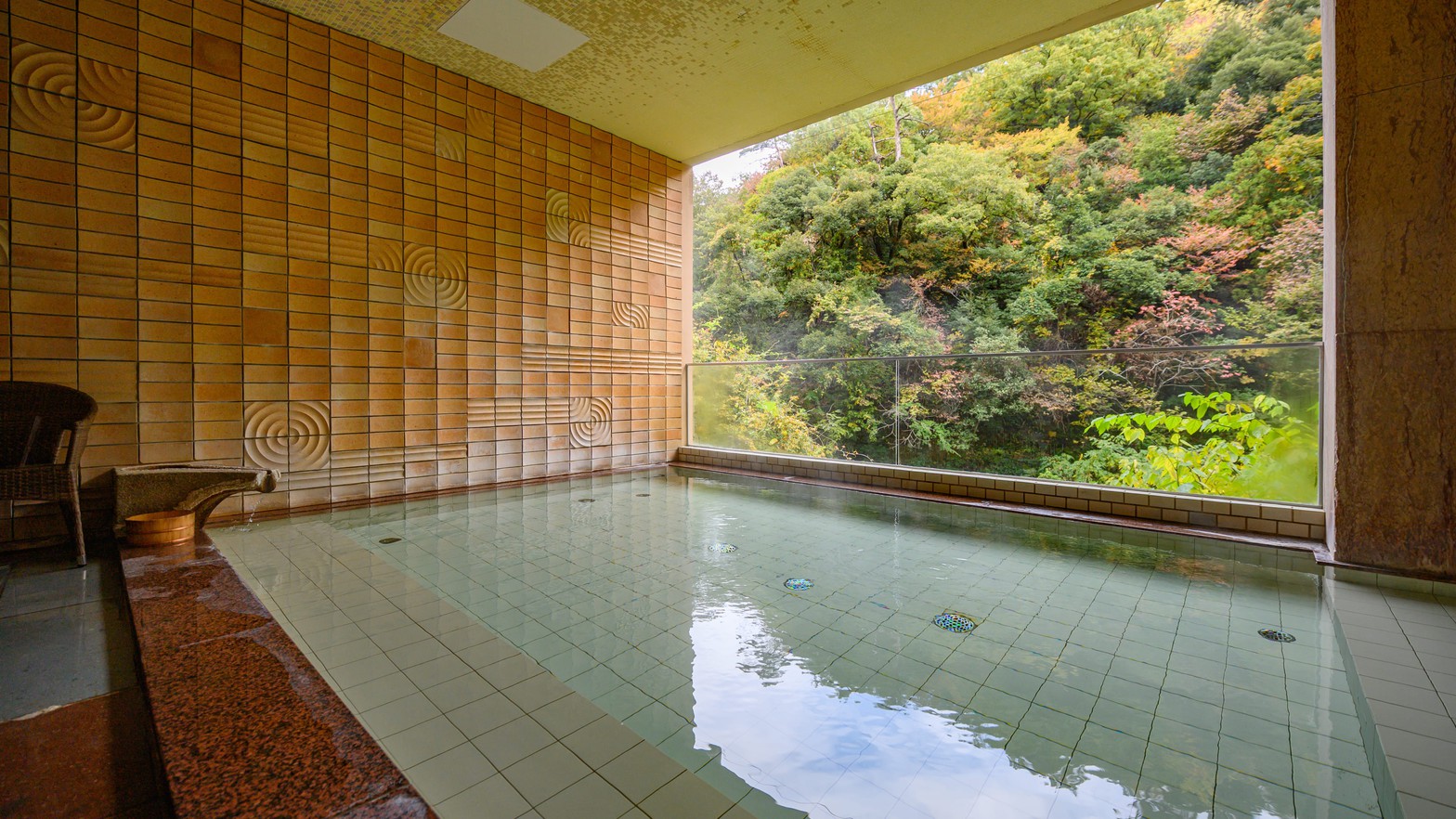 【大浴場「河鹿」】半露天風呂（2025年11月OPEN）