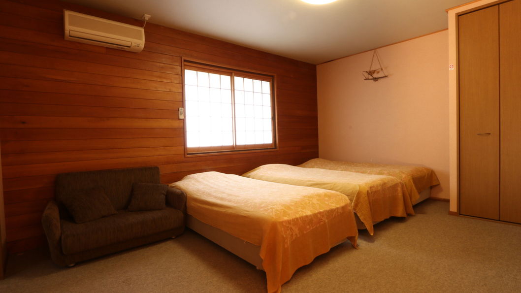 Kannabe Sanso Kannabe Sanso is perfectly located for both business and leisure guests in Toyooka. Featuring a satisfying list of amenities, guests will find their stay at the property a comfortable one. Service-min