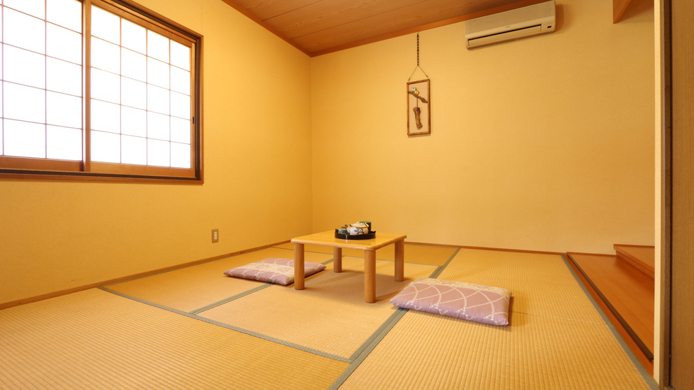 Kannabe Sanso Kannabe Sanso is perfectly located for both business and leisure guests in Toyooka. Featuring a satisfying list of amenities, guests will find their stay at the property a comfortable one. Service-min