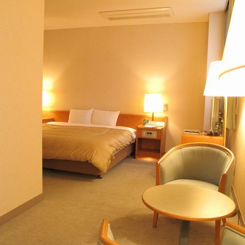 Central Hotel Kamojima Set in a prime location of Yoshinogawa, Central Hotel Kamojima puts everything the city has to offer just outside your doorstep. Offering a variety of facilities and services, the property provides al