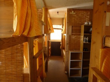 【2階男性専用ドミトリ−】10人部屋