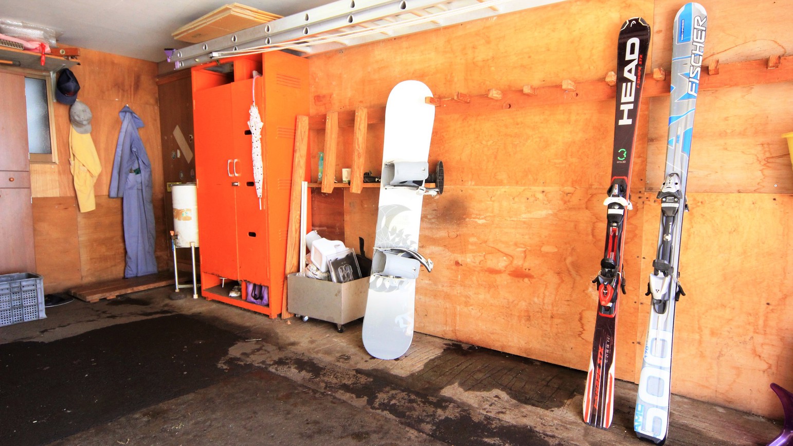 【館内】乾燥室  いいづなリゾートスキー場は車で5分。人の少ない穴場のスキー場
