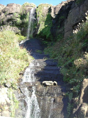 ホヤ石の滝