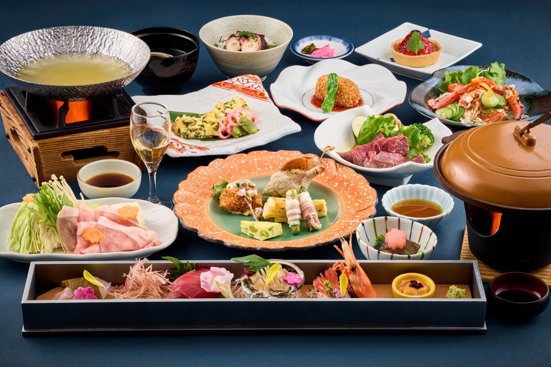 【和食会席】旬の食材を贅沢に使用し、料理長が腕によりをかけた四季折々の味覚をご堪能ください