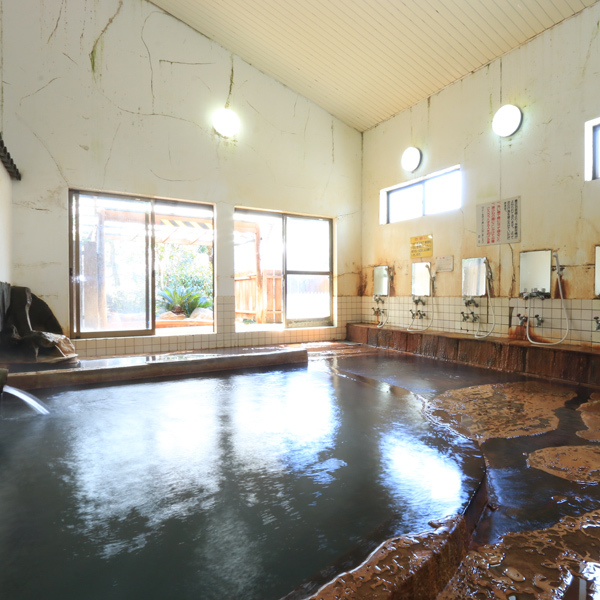 Suwa Onsen Suwa Onsen is conveniently located in the popular Satsumasendai area. The property offers guests a range of services and amenities designed to provide comfort and convenience. Fax or photo copying in 