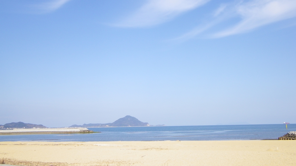 *【くにみ海浜公園】道の駅くにみにある人口ビーチは砂浜もきれいで、シャワー室などの施設もあり！