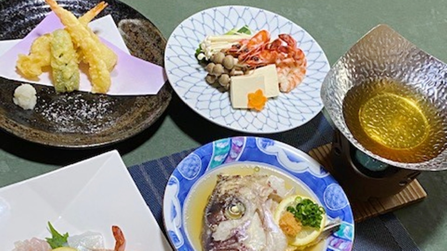 *【夕食一例】主人自ら腕をふるう新鮮な魚介類料理が自慢が自慢でございます。