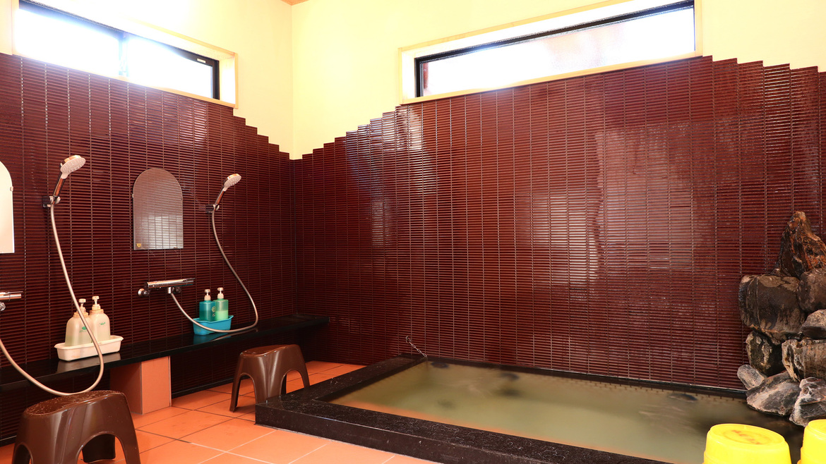 当館のお風呂は浜坂温泉を取り入れ、慢性婦人病や療養・保養などに最適！