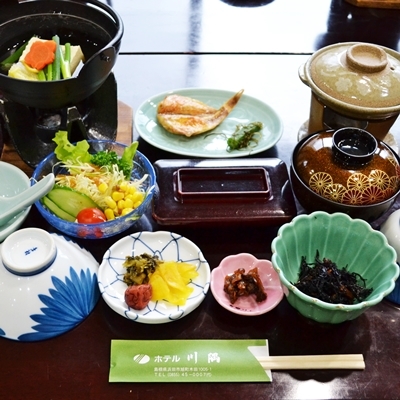 Asahi Ryokan Hotel Kawasumi Set in a prime location of Hamada, Asahi Ryokan Hotel Kawasumi puts everything the city has to offer just outside your doorstep. The property offers a wide range of amenities and perks to ensure you h