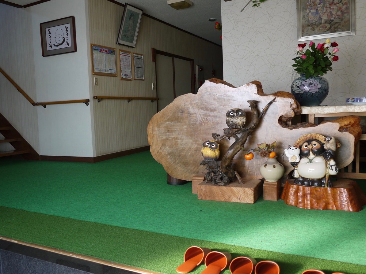 Hawaii Onsen Minshuku Koi no Yu Stop at Hawaii Onsen Minshuku Koi no Yu to discover the wonders of Tottori. The property offers a wide range of amenities and perks to ensure you have a great time. Service-minded staff will welcome a
