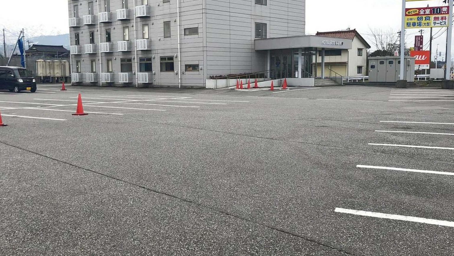 建物・駐車場
