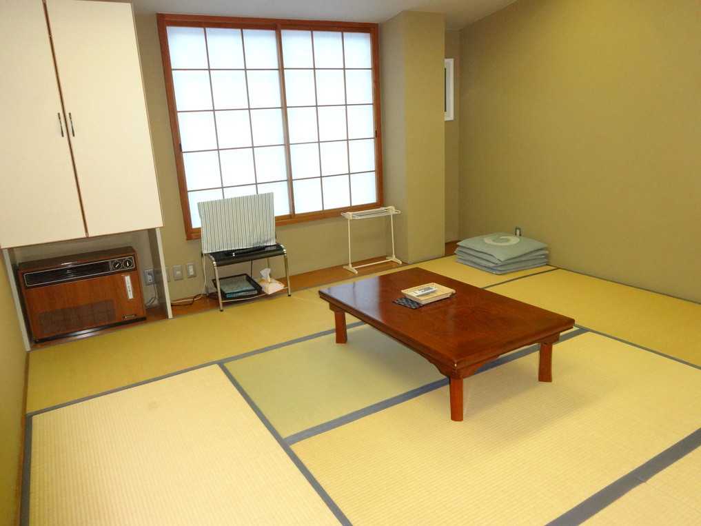 Hachi Kogen Petit Hotel White Wing The 1-star Hachi Kogen Petit Hotel White Wing offers comfort and convenience whether youre on business or holiday in Yabu. The property features a wide range of facilities to make your stay a pleasan