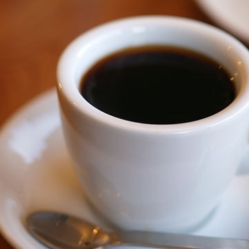 朝はコーヒーだけのお客様にもホットコーヒーをご用意。