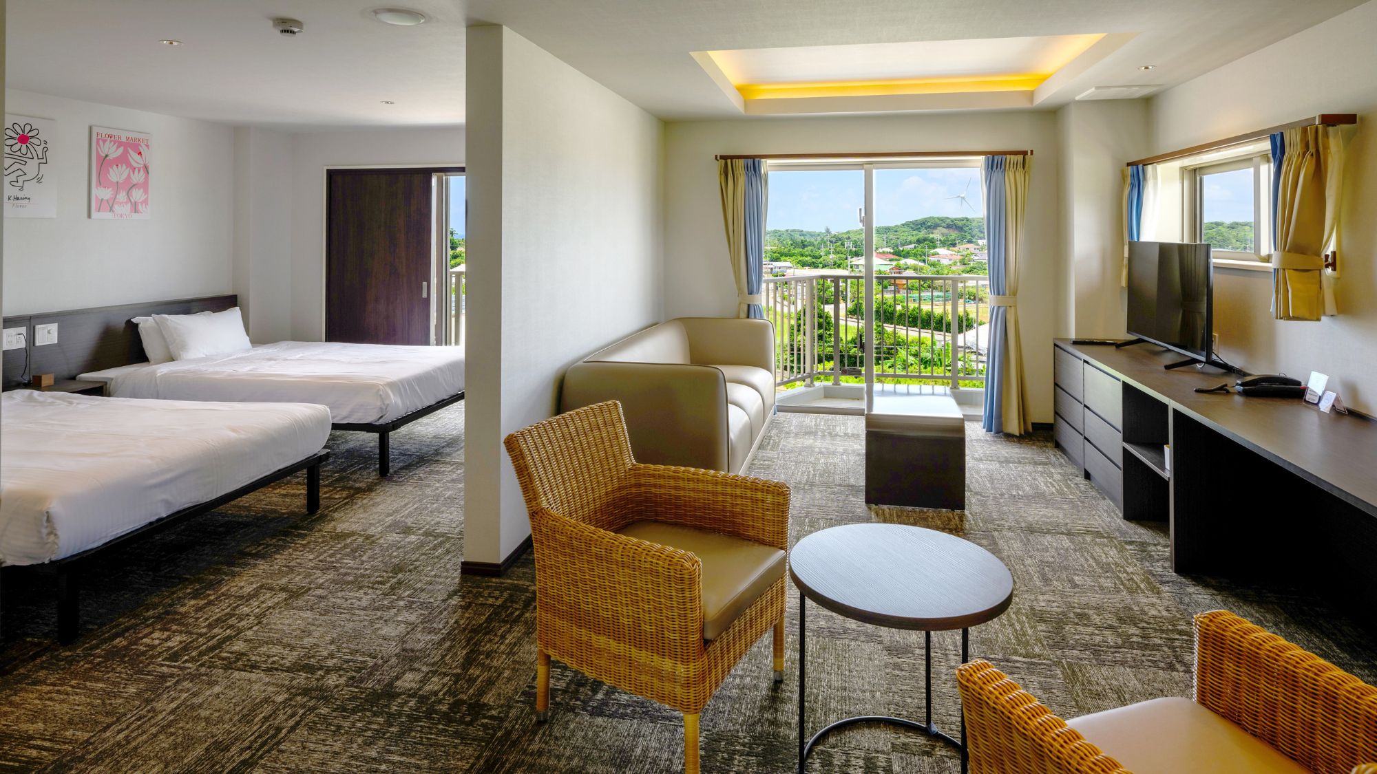 【デラックスツインルーム50㎡/禁煙】 家族旅行・グループに最適な明るいツインルーム。  