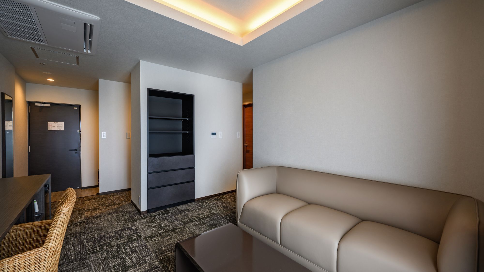  【スーペリアツインルーム42㎡/禁煙】シンプル設計で使いやすい機能的空間。  