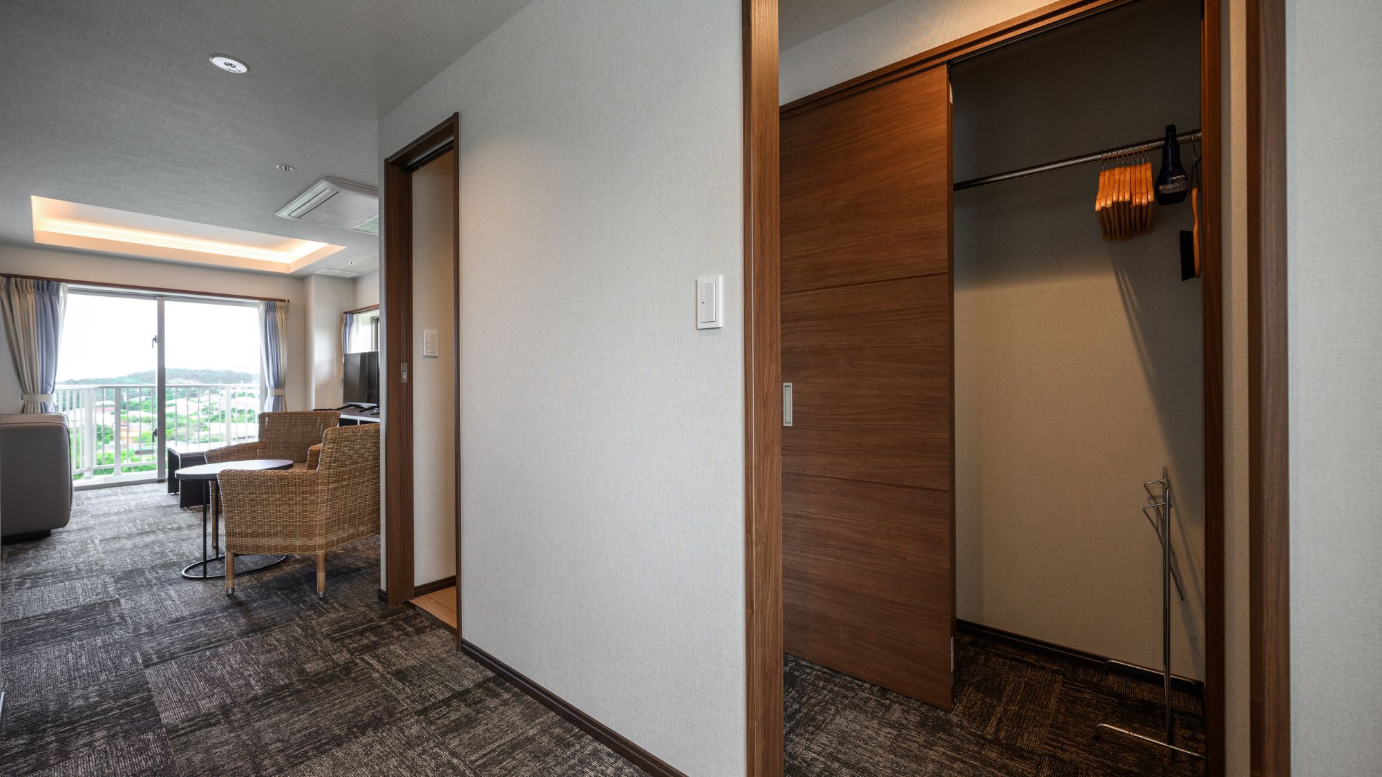 【デラックスツインルーム50㎡/禁煙】 ゆったりとした動線で快適なご滞在を。  