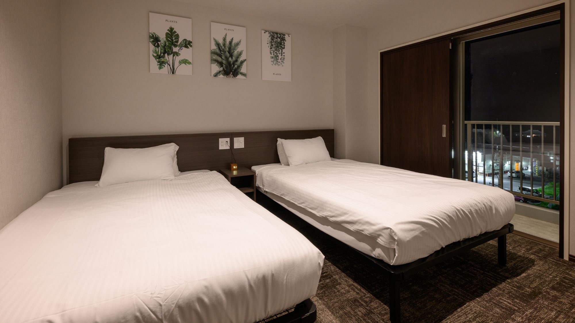 【スーペリアツインルーム42㎡/禁煙】快適な眠りを実現するセミダブルベッド。