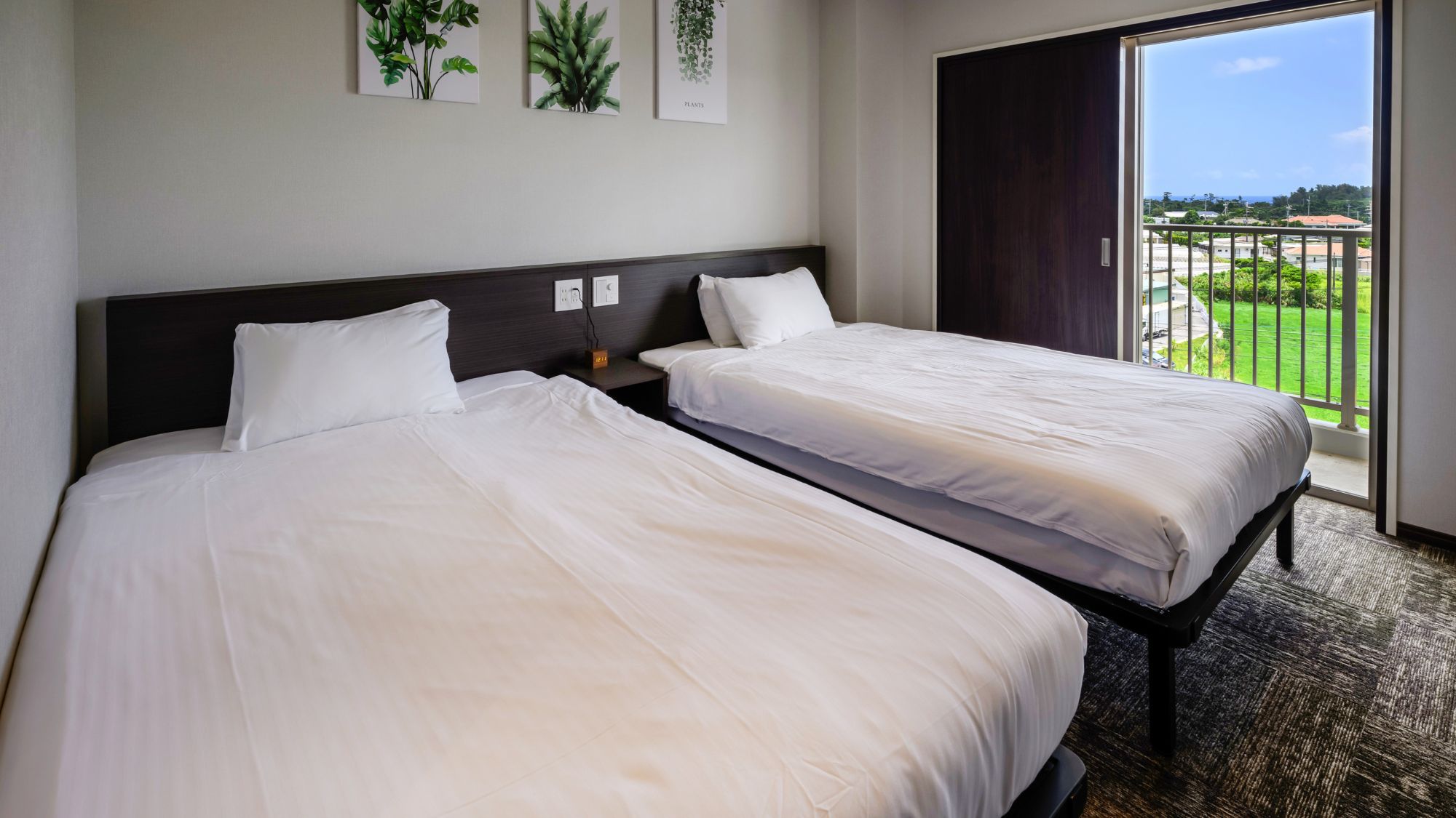  【スーペリアツインルーム42㎡/禁煙】セミダブル2台でゆとりある快眠を。   