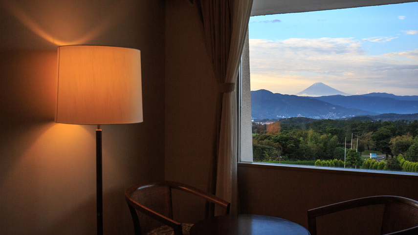 部屋らからの景色富士山