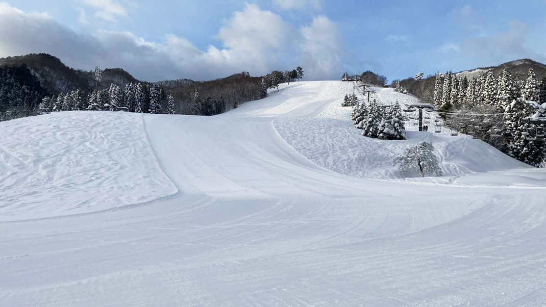奥神鍋スキー場。競技コースにも利用される本格的なスキー場です