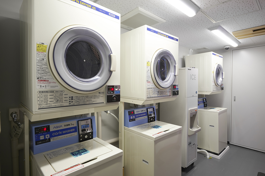 8F コインランドリー