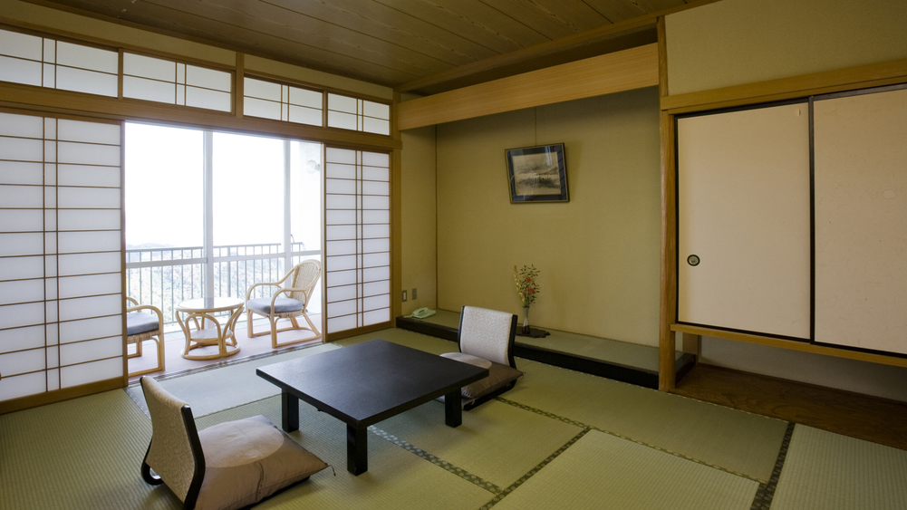 【和室10畳】(バス付)海が見えるお部屋。バス・洗浄機付きトイレ付。
