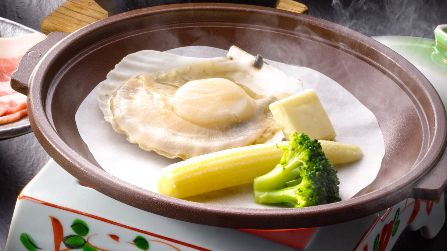 【 会席料理華】殻付き帆立の陶板焼き