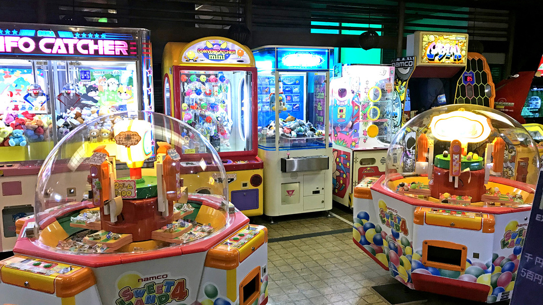 ゲームコーナー小さなお子様に楽しんでいただけるゲームやレトロなゲームがそろっています。