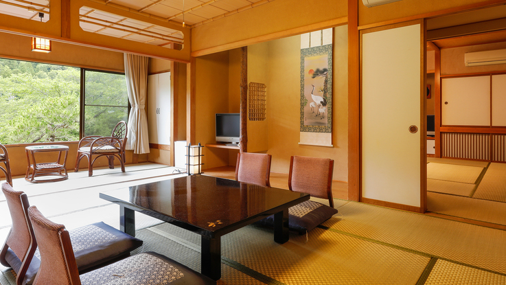 【和室10＋10畳】客室一例：数寄屋造りの和室です。